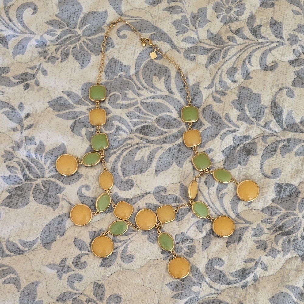 Elegant Gold and Green Necklace